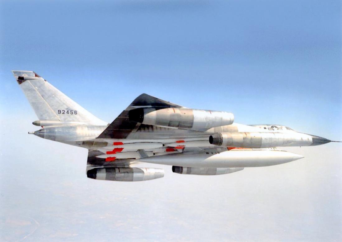 Naam: Foto 690. 59-2456 (92456). MSN 59. Convair B-58A-10-CF Hustler. 1100 breed.jpg
Bekeken: 1280
Grootte: 49,8 KB
