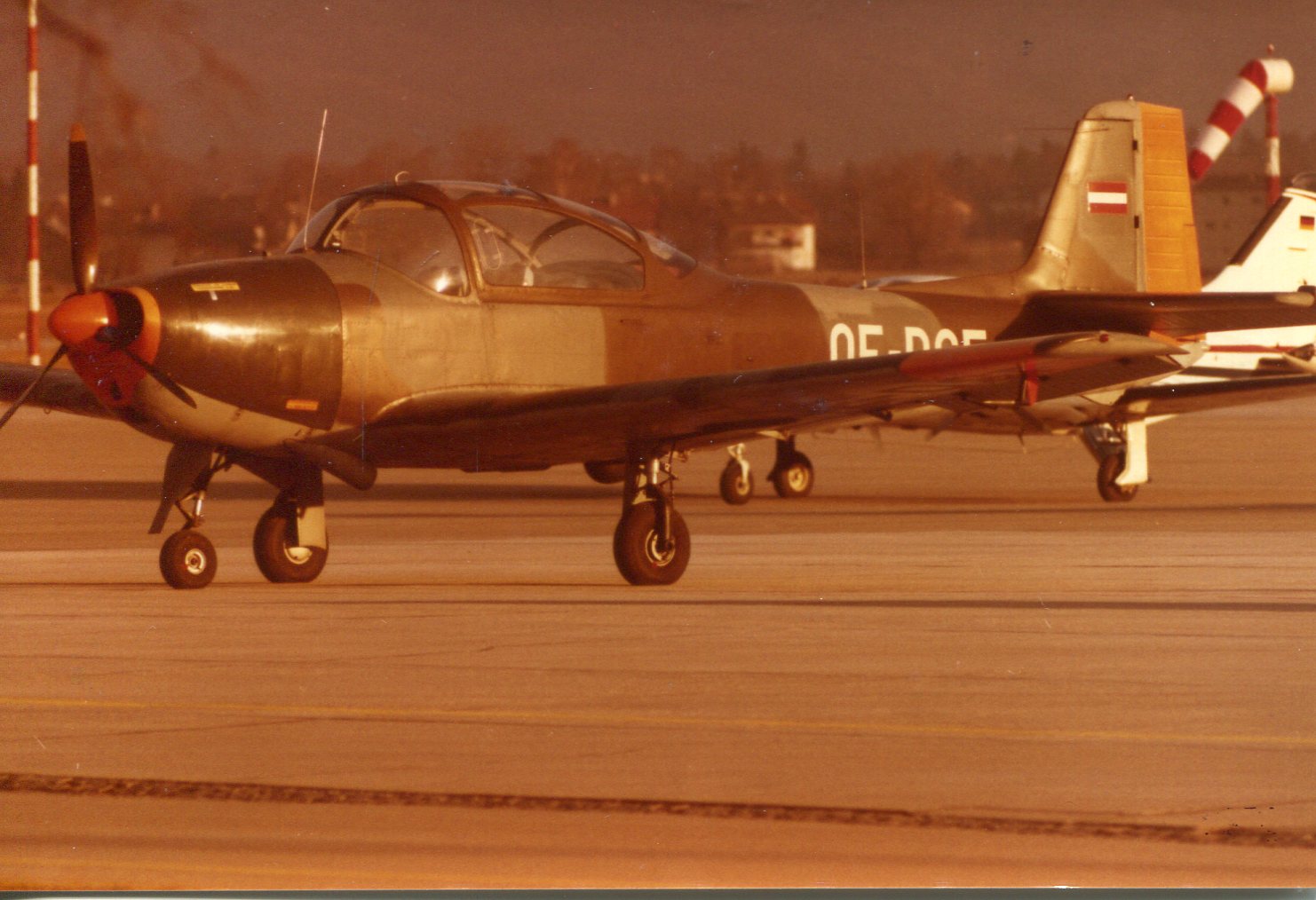 Naam: Piaggio P149 - Oostenrijk..jpg
Bekeken: 711
Grootte: 207,6 KB