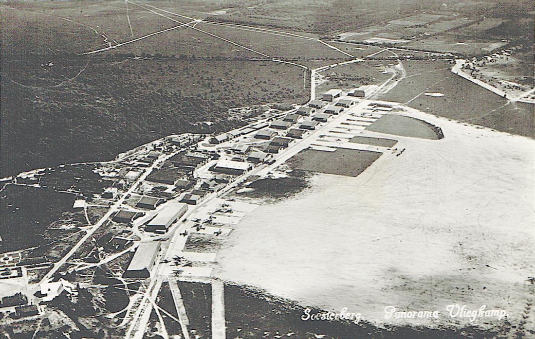Naam: Kaart 778. Luchtfoto vliegkamp Soesterberg. 1100 breed.jpg
Bekeken: 977
Grootte: 176,5 KB