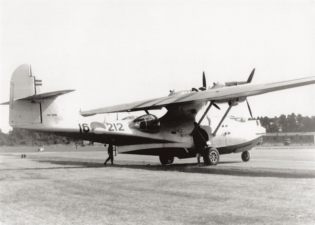 Naam: #325. '16-212' (= P-212). Consolidated PBY-5A Catalina. 1100 breed.jpg
Bekeken: 1240
Grootte: 80,8 KB