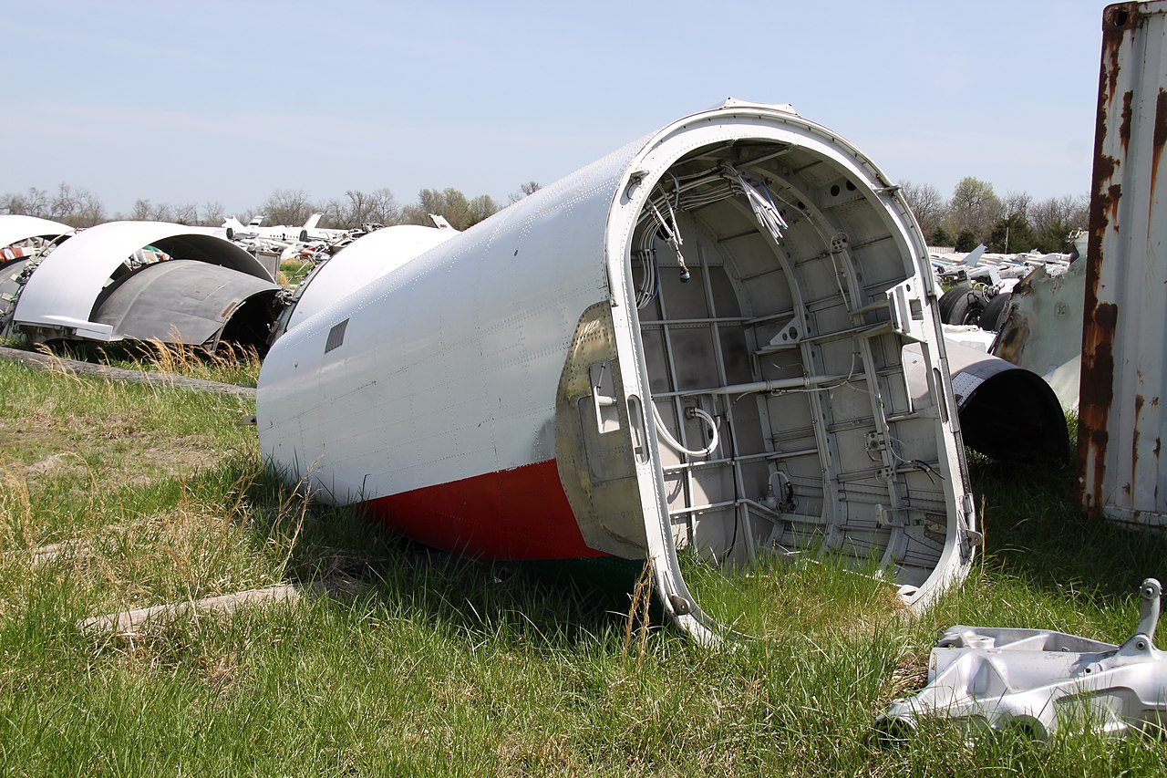 Naam: 1280px-S2-ADE_Airbus_A310_Biman_Bangladesh_Airlines_(_All_That_Remains_After_Aborted_The_Takeoff.jpg
Bekeken: 4353
Grootte: 332,1 KB