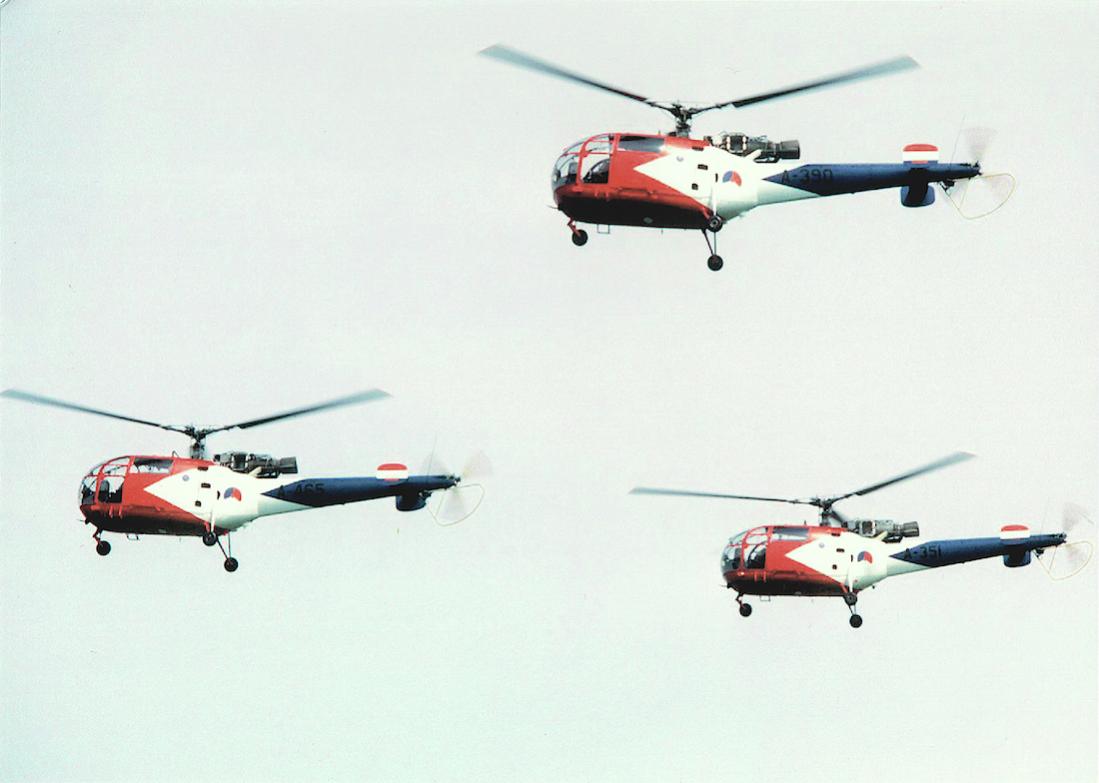Naam: Foto 198.  'Grasshoppers' in Arospatiale SE-3160 : SA-316 'Alouette III'. 1100 breed.jpg
Bekeken: 1204
Grootte: 58,4 KB