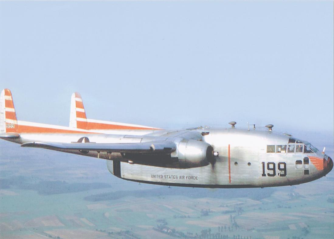 Naam: Foto 699. 49-199 (MSN 10436). Fairchild C-119C-17-FA Flying Boxcar. Ordered as C-119B but comple.jpg
Bekeken: 615
Grootte: 55,1 KB