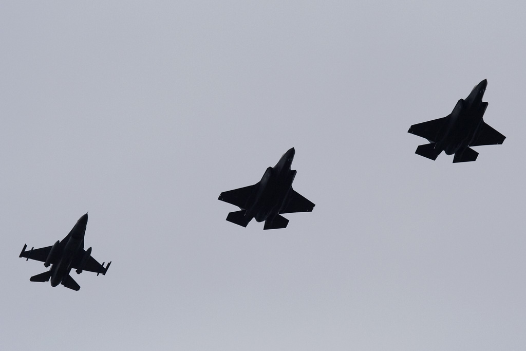 Naam: 226_F-35_OT_10jun16EHLW11.jpg
Bekeken: 903
Grootte: 95,2 KB