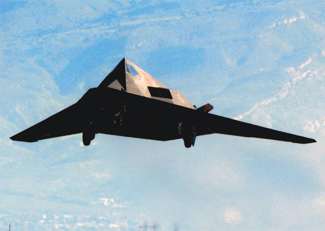 Naam: Foto 701. Lockheed F-117 Nighthawk. 1100 breed.jpg
Bekeken: 399
Grootte: 75,4 KB