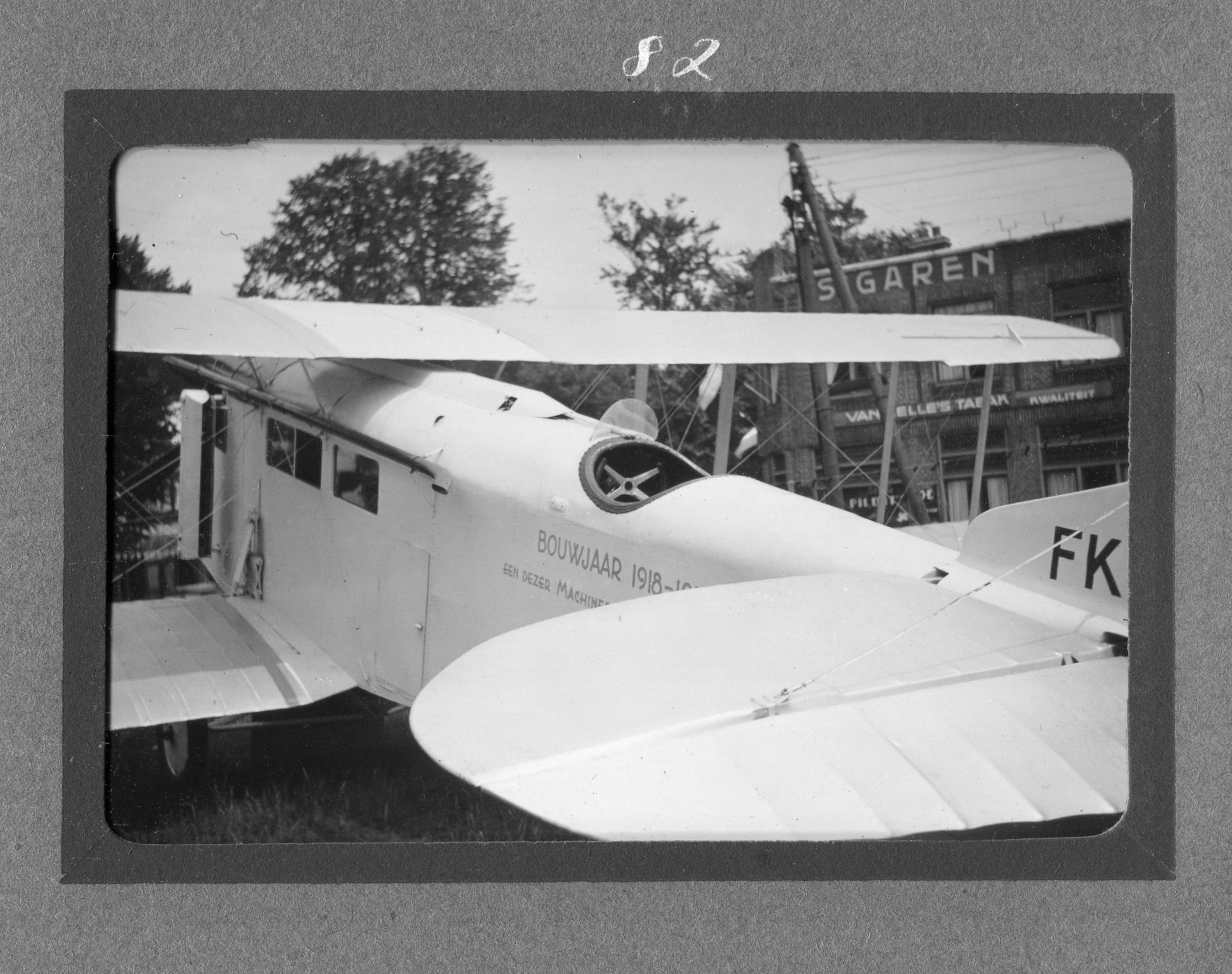 Naam: FK26 Soesterberg jul1938 links archief GJTORNIJ.jpg
Bekeken: 3935
Grootte: 491,9 KB