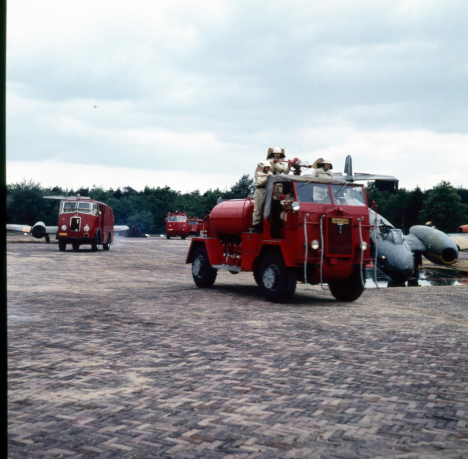 Naam: brandweer070 (Custom).jpg
Bekeken: 1732
Grootte: 495,5 KB