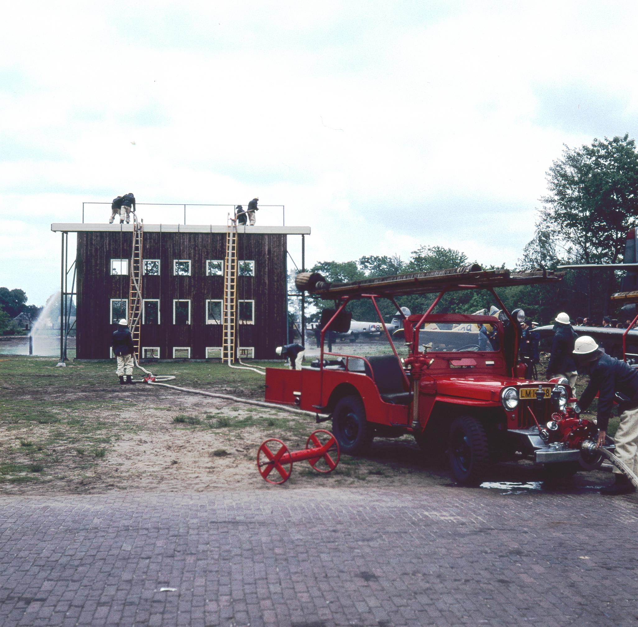 Naam: brandweer071.jpg
Bekeken: 1185
Grootte: 493,6 KB