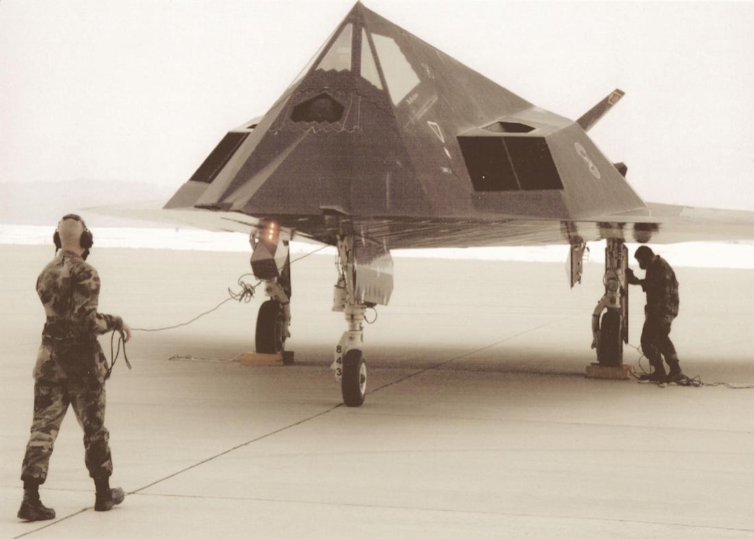 Naam: Foto 710. General Dynamics F-117 Nighthawk, 1100 breed.jpg
Bekeken: 568
Grootte: 67,9 KB