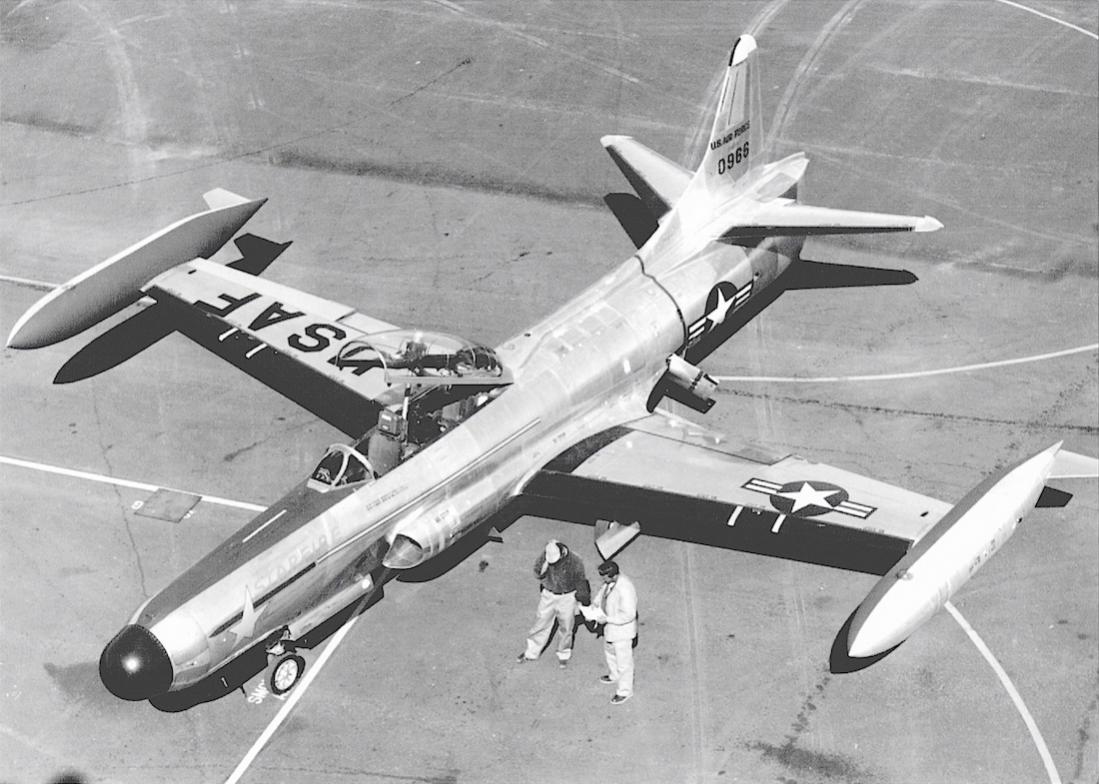 Naam: Foto 711. 50-966 (MSN 880-8011). Lockheed F-94C-1-LO Starfire. 1100 breed.jpg
Bekeken: 970
Grootte: 115,6 KB