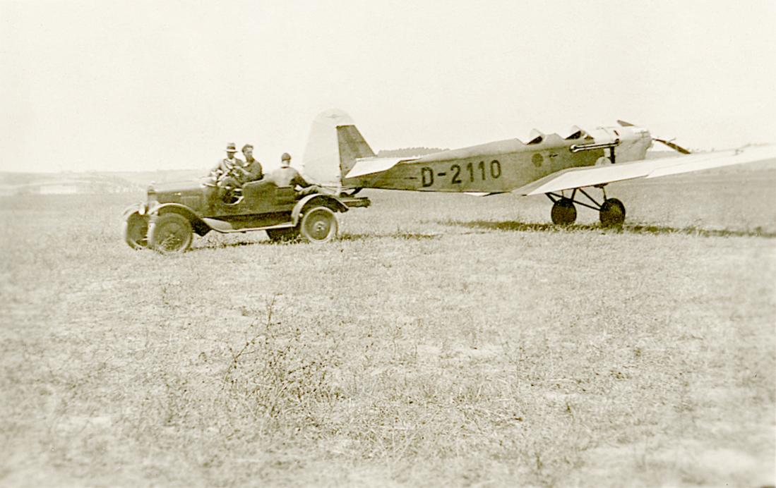Naam: Foto 453. D-2110. Klemm L 26 V a : v.a. Januari 1932 L 26 a II. 1100 breed.jpg
Bekeken: 1263
Grootte: 94,3 KB