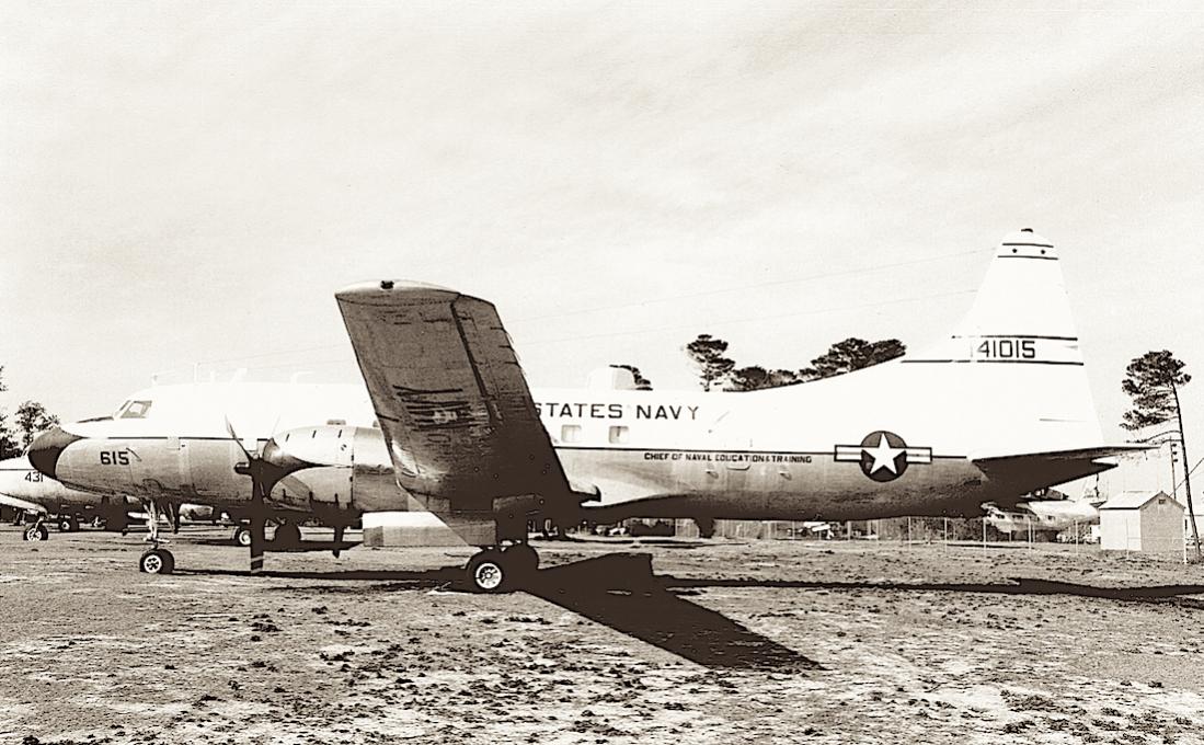 Naam: Foto 716. Convair R4Y-1 (USN version of the Model 340, 1962 redesignated as C-131F). s:n 141015 .jpg
Bekeken: 1115
Grootte: 127,6 KB