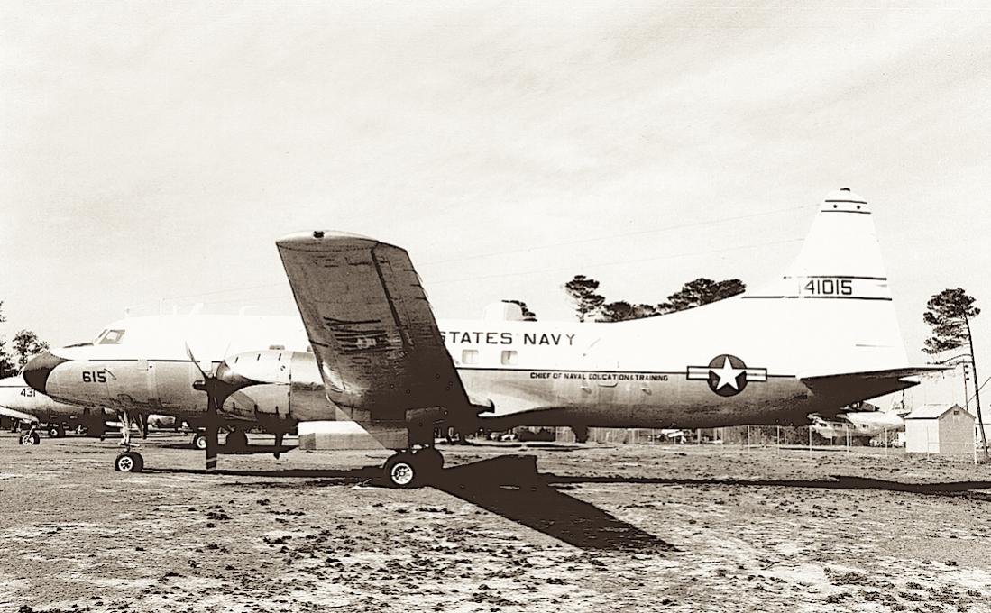 Naam: Foto 716. Convair R4Y-1 (USN version of the Model 340, 1962 redesignated as C-131F). s:n 141015 .jpg
Bekeken: 1719
Grootte: 127,6 KB