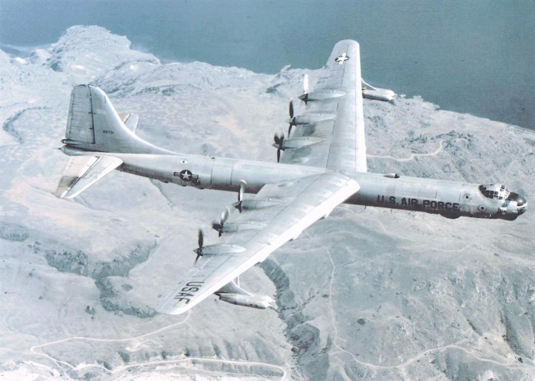 Naam: Foto 718. Convair B-36 Peacemaker. 1100 breed.jpg
Bekeken: 1488
Grootte: 102,6 KB
