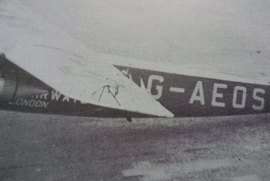 Naam: Fokker F.XII G-AEOS met driepoot op linker vleugeltip.jpg
Bekeken: 414
Grootte: 221,4 KB
