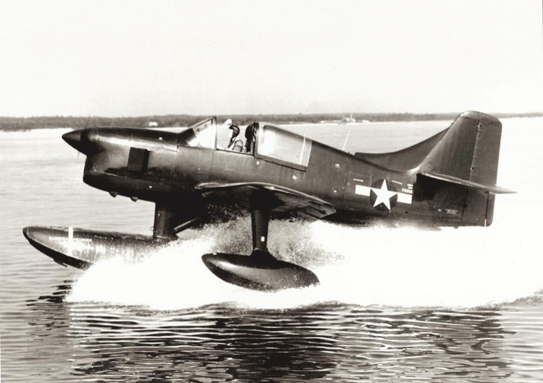 Naam: Foto 726. EDO XOSE-1 taxiing near NAS Patuxent River in June 1948. 1100 breed.jpg
Bekeken: 650
Grootte: 87,2 KB
