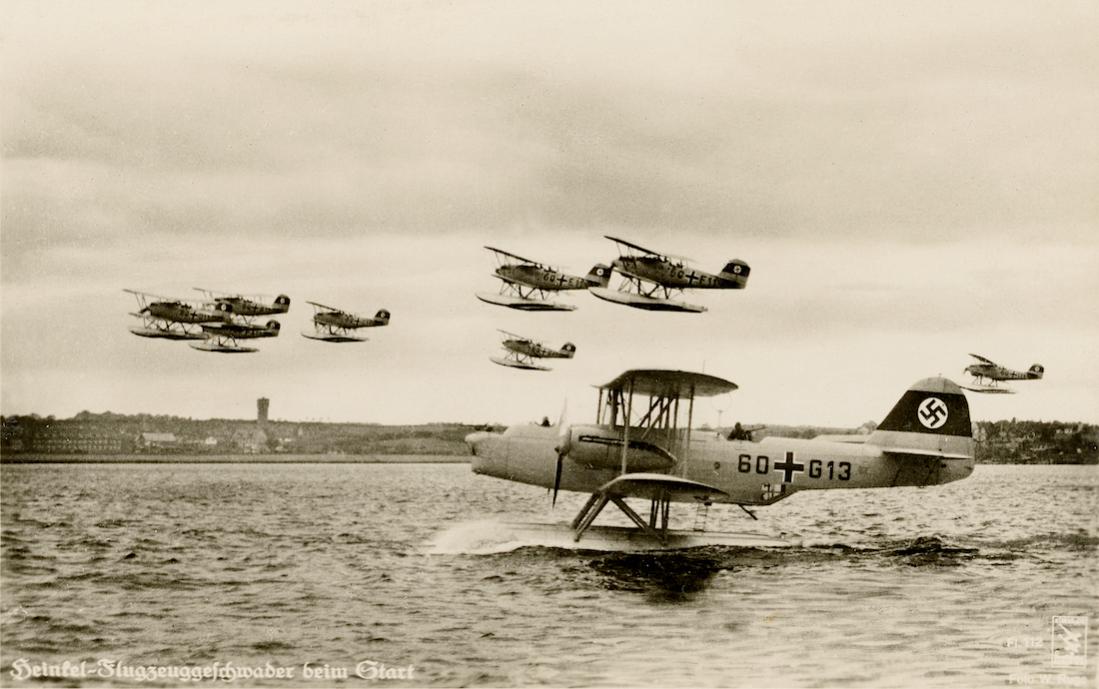 Naam: Foto 539. 1x Heinkel  He 59 en 8x He 60. 1100 breed.jpg
Bekeken: 1433
Grootte: 87,0 KB