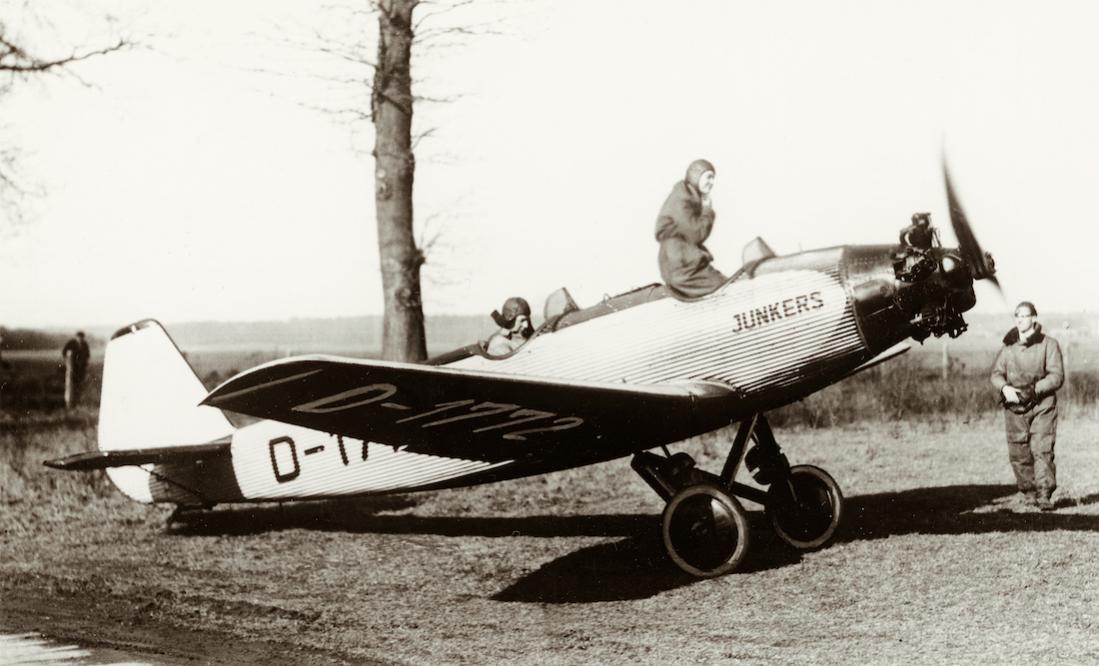 Naam: Foto 464. 'D-1772'. Junkers A 50 Junior. 1100 breed.jpg
Bekeken: 687
Grootte: 87,7 KB