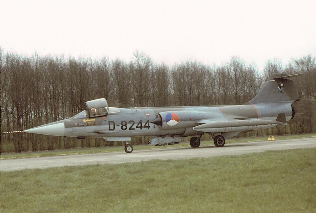 Naam: Foto 223. 'D-8244'. Lockheed F-104G Starfighter. 400 dpi. 1100 pixels breed.jpg
Bekeken: 708
Grootte: 96,0 KB