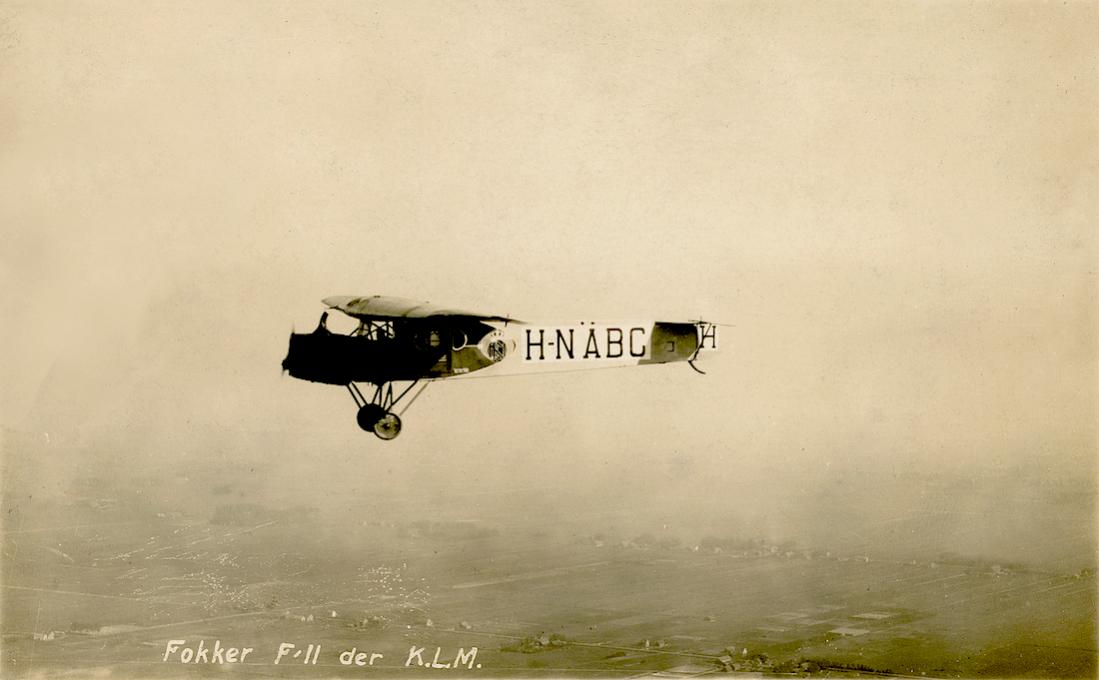 Naam: Kaart 812. H-NABC. Fokker F.II. 1100 breed.jpg
Bekeken: 933
Grootte: 58,0 KB