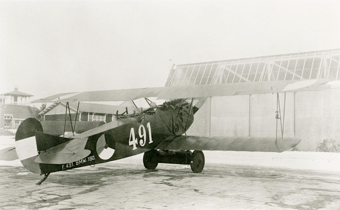 Naam: Foto 118. '491'. Fokker C.I. 1100 breed.jpg
Bekeken: 470
Grootte: 72,8 KB