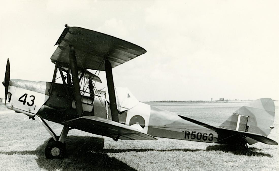 Naam: Foto 230. '43' (RAF R5063), c:n. 82958. De Havilland DH-82 Tiger Moth. Later OO-JEU. 1100 breed.jpg
Bekeken: 1569
Grootte: 83,5 KB