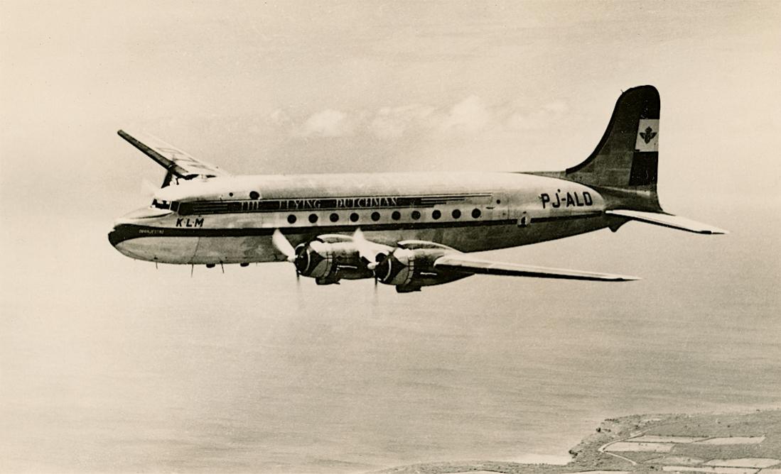 Naam: Kaart 818. PJ-ALO 'Oranjestad' (ex PH-TCO), werd PH-TLO. KLM West Indies Division DC-4 over the .jpg
Bekeken: 1212
Grootte: 73,2 KB