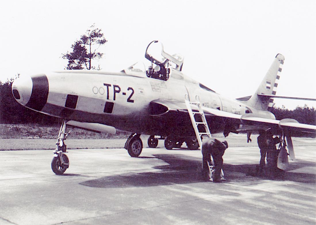 Naam: Foto 232. 'TP-2'. Republic RF-84F Thunderflash. 1100 breed.jpg
Bekeken: 773
Grootte: 99,4 KB