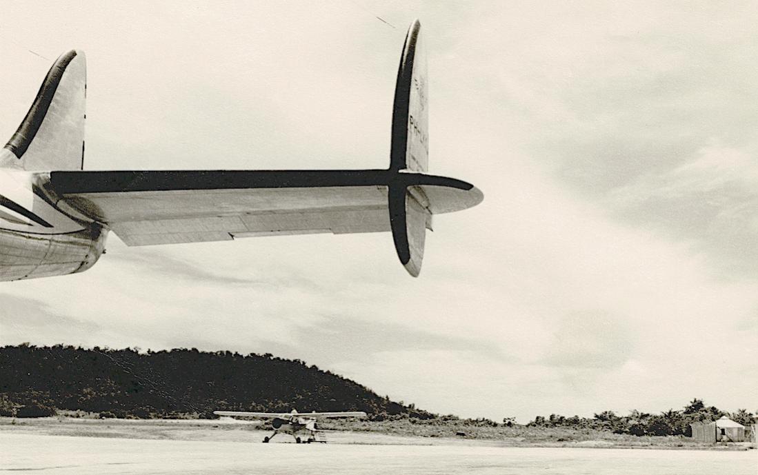 Naam: Kaart 821. Staart KLM Lockheed Super Constellation L-1049 PH-LKS op Biak NNG. Beaver van Kroondu.jpg
Bekeken: 1393
Grootte: 79,7 KB