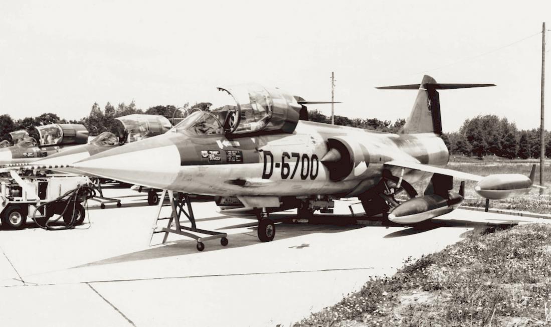 Naam: Foto 234. 'D-6700'. Door Fiat gebouwde Lockheed F-104G Starfighter. 1100 breed.jpg
Bekeken: 1721
Grootte: 88,5 KB
