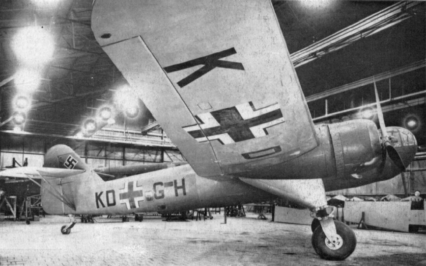 Naam: Fokker T.VIII L with fixed wheel undercarriage (originally ordered by Finland, taken over by Ger.jpg
Bekeken: 2682
Grootte: 188,9 KB