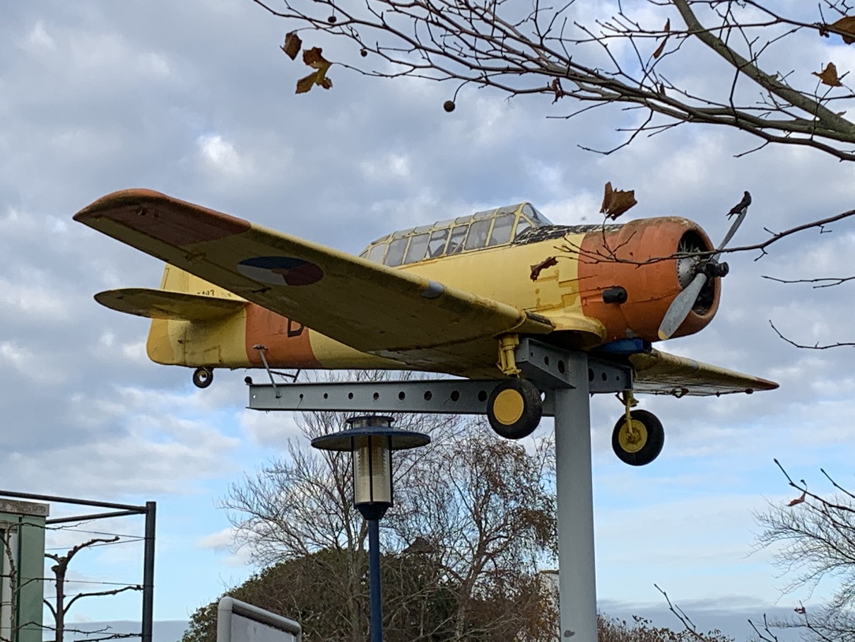 Naam: Harvard B-193 Westerschouwen (2).jpg
Bekeken: 1390
Grootte: 362,4 KB