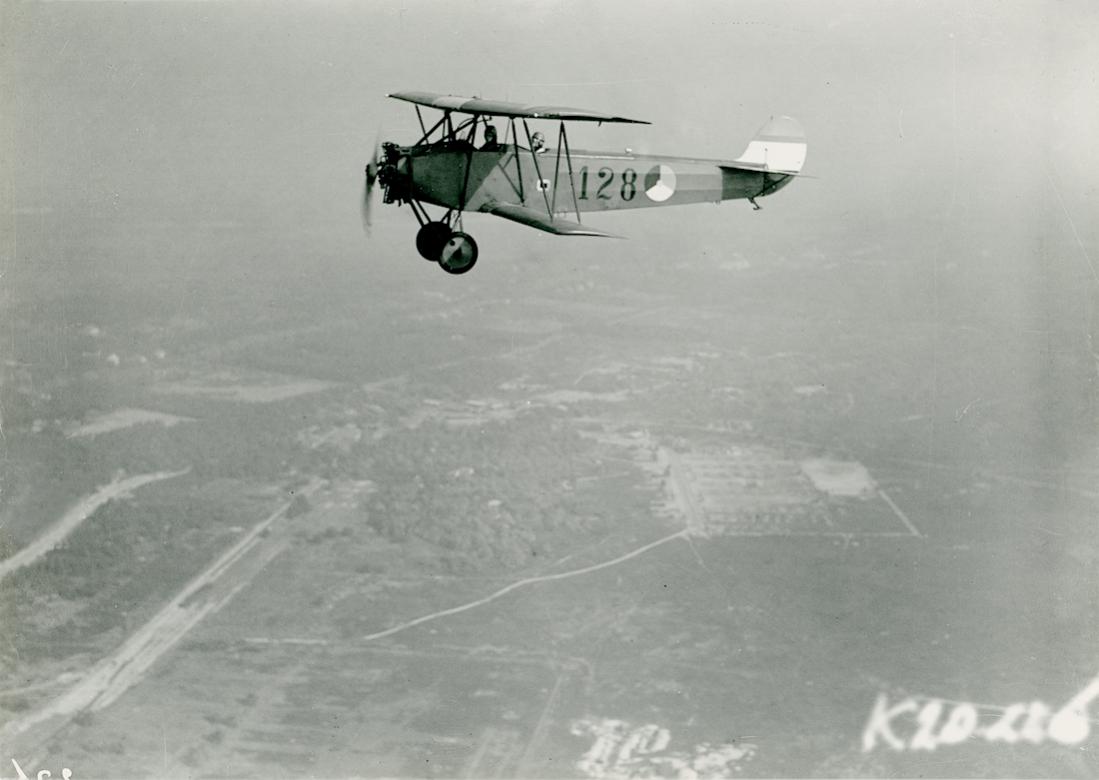 Naam: Foto 124. '128'. Fokker S.IV. 1100 breed.jpg
Bekeken: 1136
Grootte: 65,4 KB