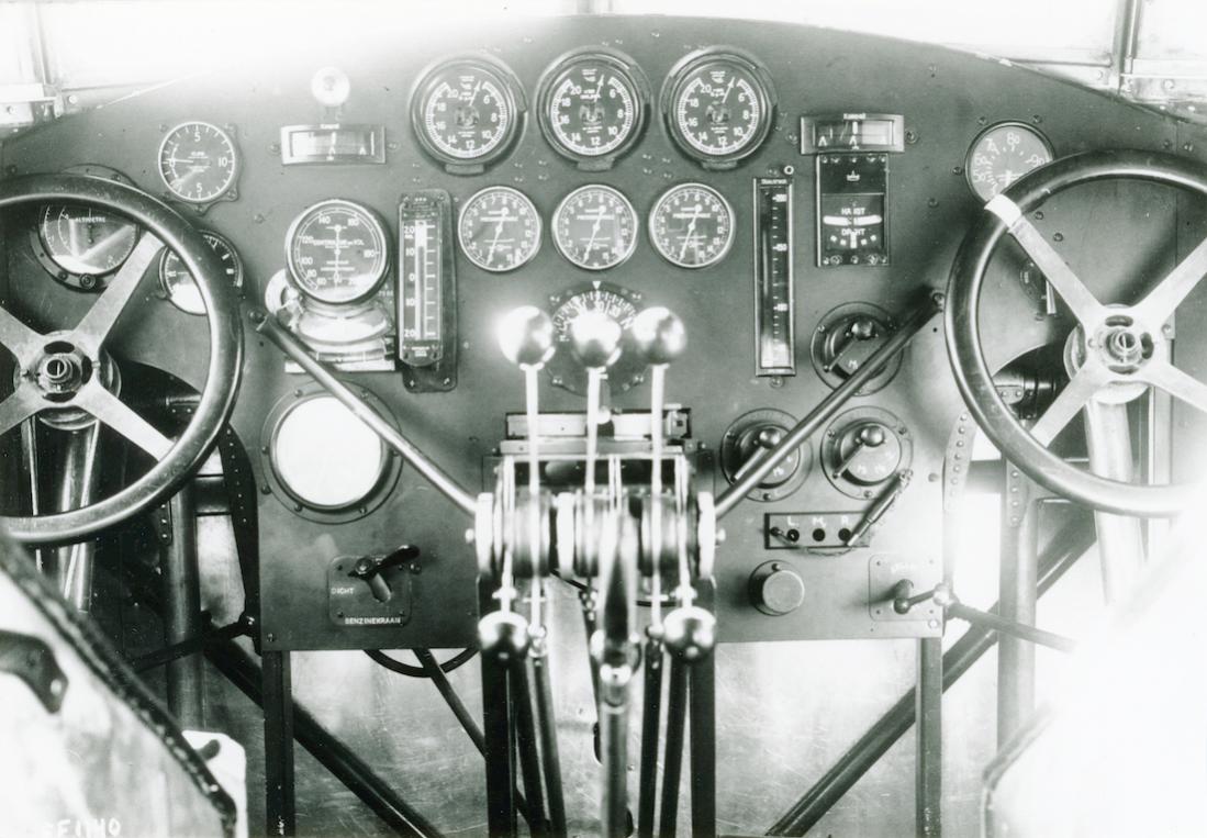 Naam: Foto 333. Cockpit Fokker F.IX. 1100 breed.jpg
Bekeken: 736
Grootte: 116,5 KB