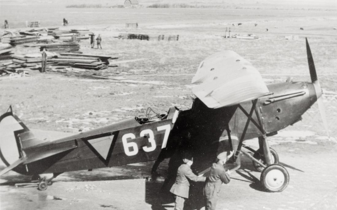 Naam: Foto 132. '637'. Fokker C.Vd RR. 1100 breed.jpg
Bekeken: 895
Grootte: 84,6 KB