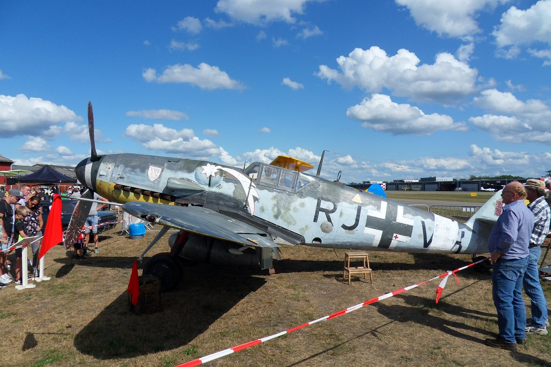 Naam: Bf109G5 op Seppe 1sep2019 (2).jpg
Bekeken: 1522
Grootte: 436,0 KB
