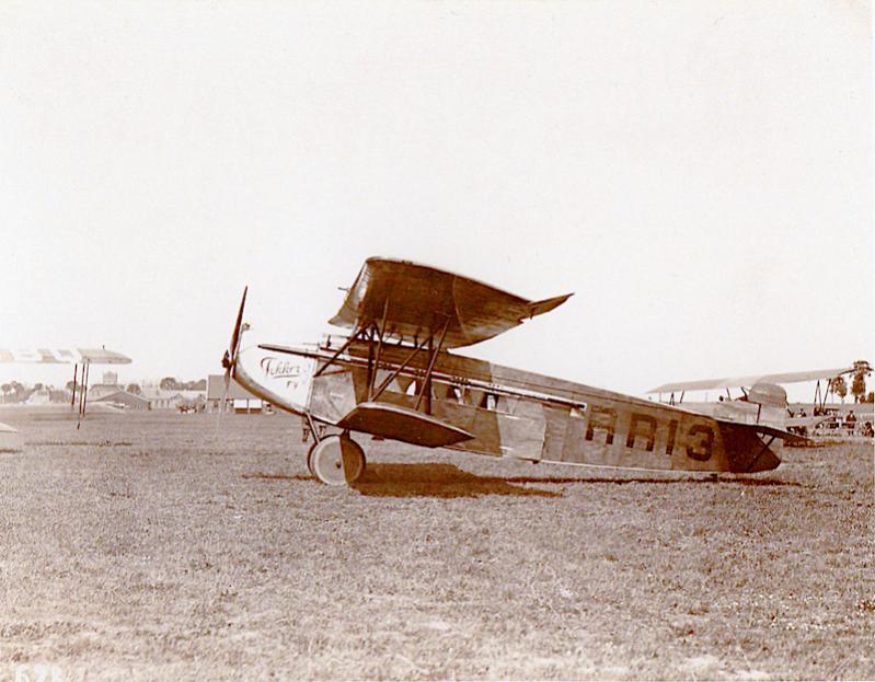 Naam: Foto 342. RR13. Fokker F.V. 700 breed kopie.jpg
Bekeken: 513
Grootte: 66,9 KB
