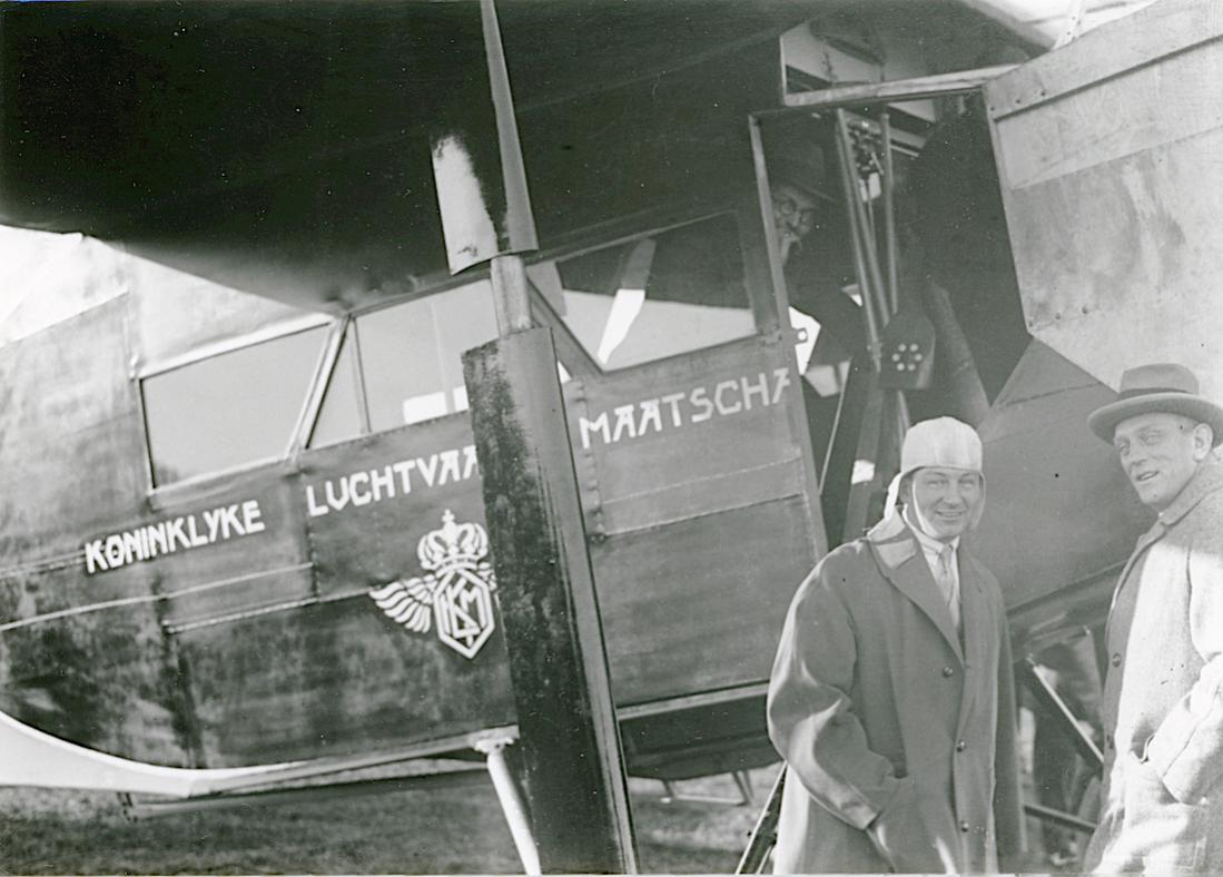 Naam: Foto 349. Fokker en Plesman. 1100 breed.jpg
Bekeken: 776
Grootte: 101,6 KB