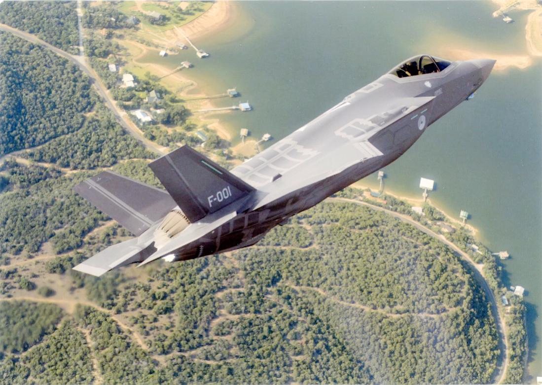 Naam: Foto 254. 'F-001'. Lockheed Martin F-35A Lightning II van de KLu. 1100 breed.jpg
Bekeken: 806
Grootte: 141,6 KB