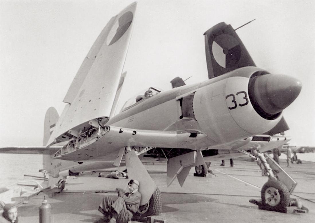 Naam: #375. 'F-33'. Hawker Seafury FB.Mk.51. 1100 breed.jpg
Bekeken: 711
Grootte: 81,3 KB