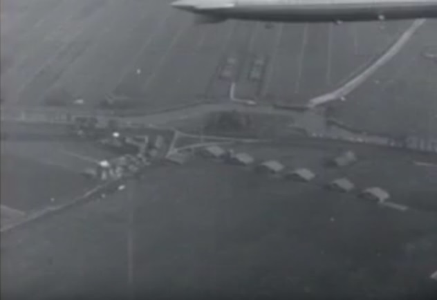 Naam: LZ127 Graf Zeppelin boven Schiphol 13 okt 1929.jpg
Bekeken: 908
Grootte: 25,9 KB