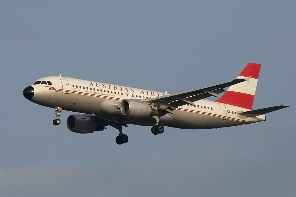 Naam: OE-LBP_16okt17EHAM1.jpg
Bekeken: 666
Grootte: 116,4 KB