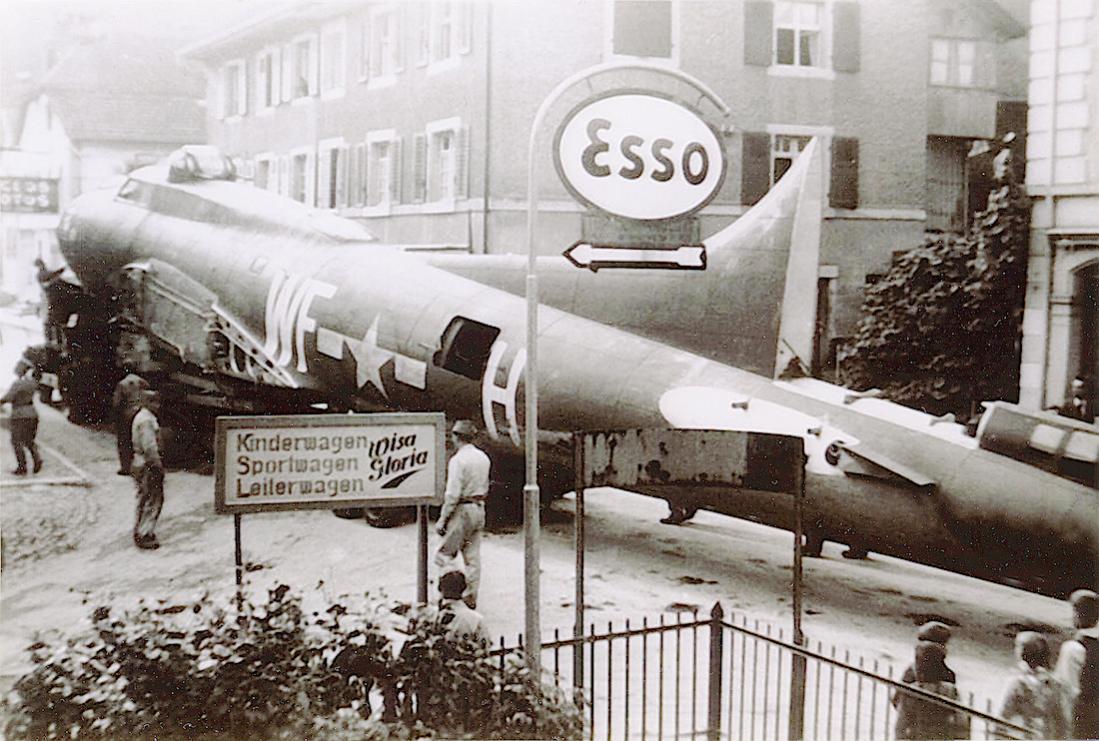 Naam: Foto 571. Beute B-17. 1100 breed.jpg
Bekeken: 781
Grootte: 135,4 KB