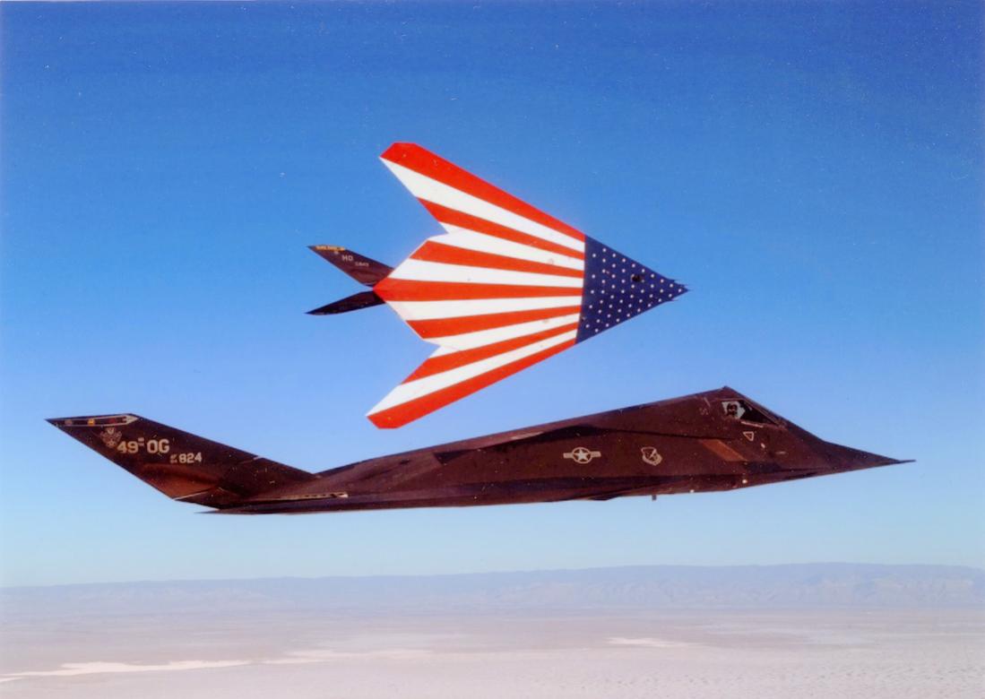 Naam: Foto 775. Lockheed Martin F-117 Nighthawk. 1100 breed.jpg
Bekeken: 564
Grootte: 57,0 KB