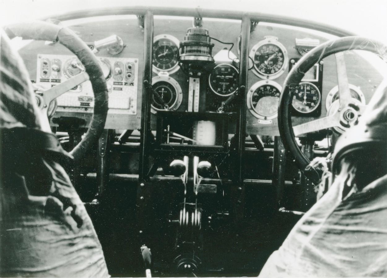Naam: Foto 356. Cockpit Fokker F.VIII kopie.jpg
Bekeken: 612
Grootte: 127,3 KB