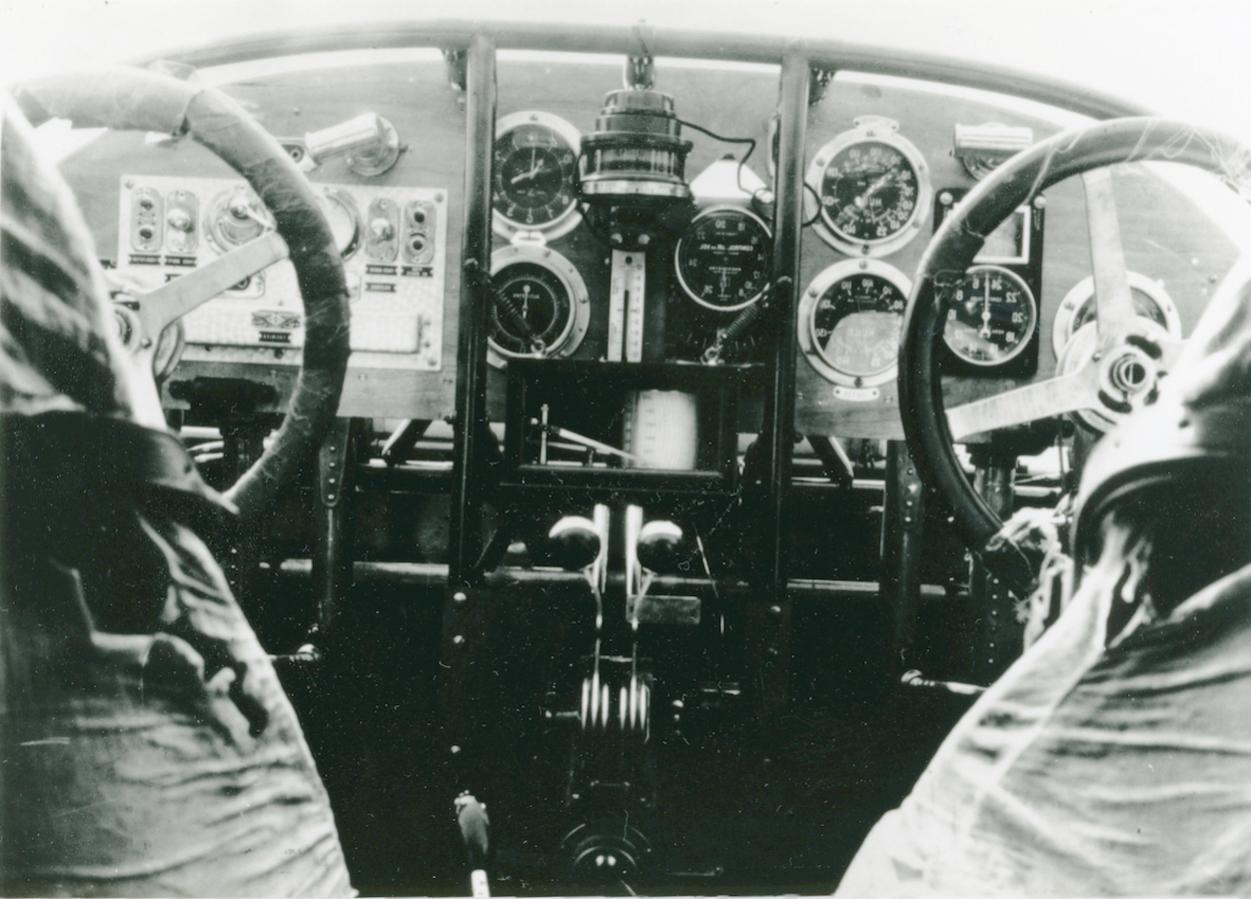 Naam: Foto 356. Cockpit Fokker F.VIII kopie.jpg
Bekeken: 929
Grootte: 127,3 KB