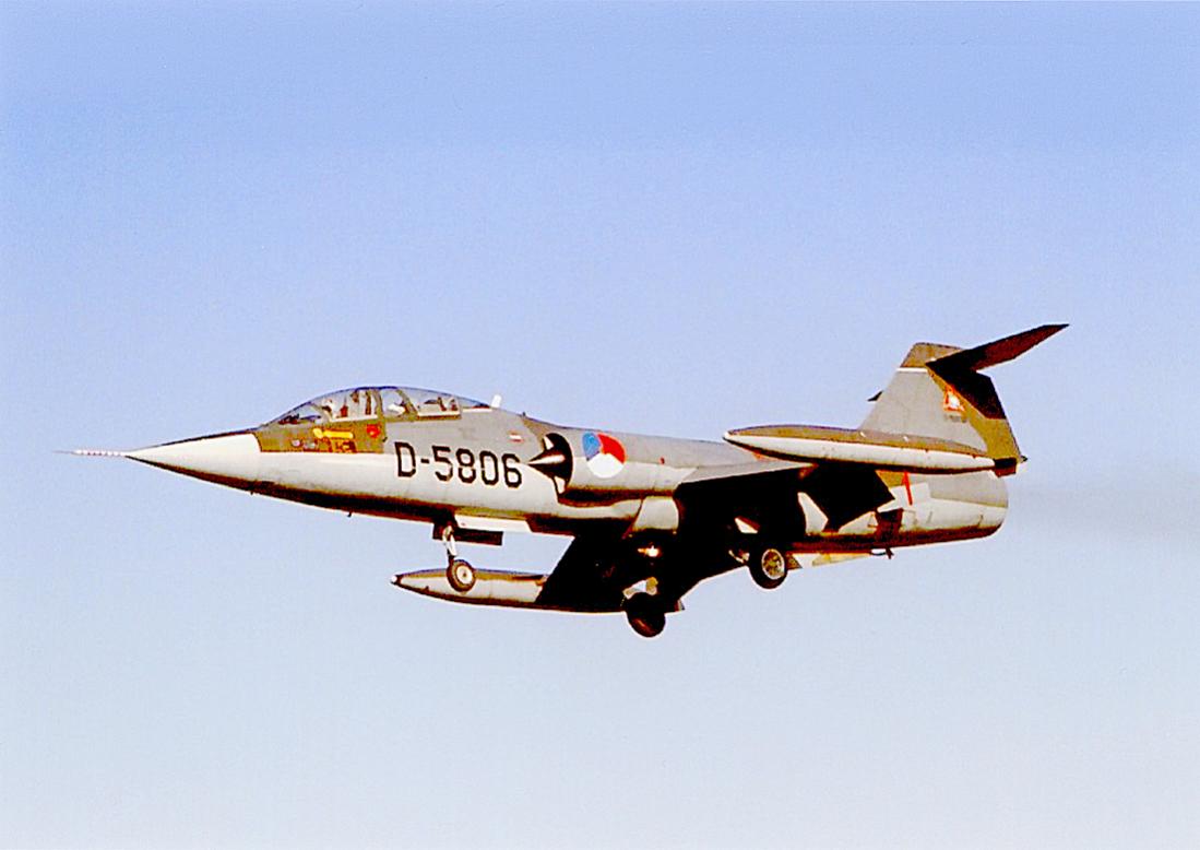 Naam: Foto 264. D-5806. Lockheed TF-104G Starfighter. 1100 breed.jpg
Bekeken: 1114
Grootte: 59,9 KB