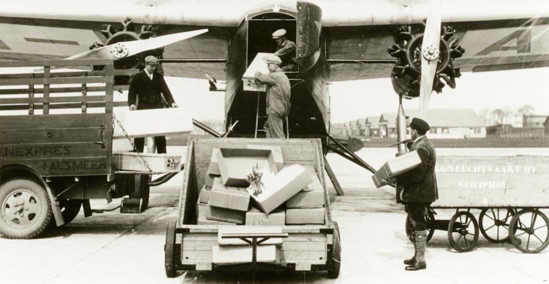 Naam: Foto 361. Fokker F.VIII wordt beladen. 1100 breed.jpg
Bekeken: 563
Grootte: 88,6 KB