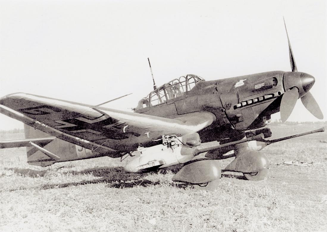 Naam: Foto 577. 'GS+MD'. Junkers Ju-87D-3 G-1 Stuka. WNr. 130556. G-1 cannon (3,7 cm Flak) armed proto.jpg
Bekeken: 961
Grootte: 111,2 KB