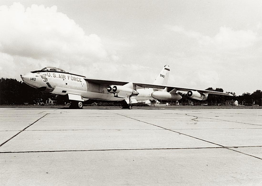 Naam: Foto 793. 52-1412. (MSN 44096). Douglas-Tulsa B-47E-35-DT Stratojet. March 1964 converted to EB-.jpg
Bekeken: 511
Grootte: 99,3 KB